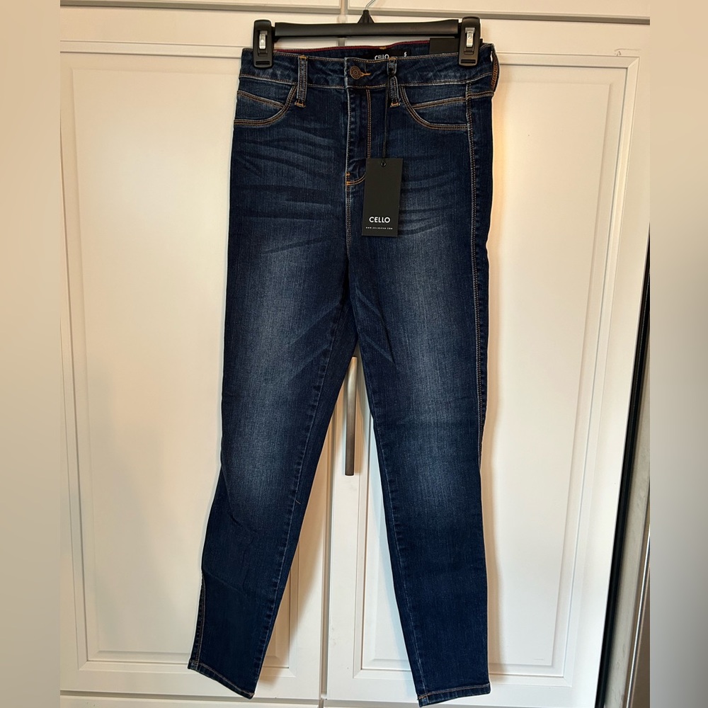 Cello Dark Wash Skinny Jeans size 5 new with tags!